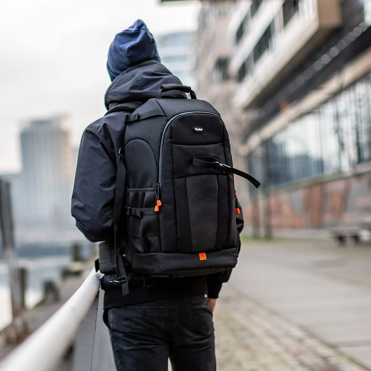 Rollei Fotoliner Ocean L: Großer Kamerarucksack aus 36 recycleten PET-Flaschen, inkl. Regenschutz, Handgepäck-geeignet,schwarz