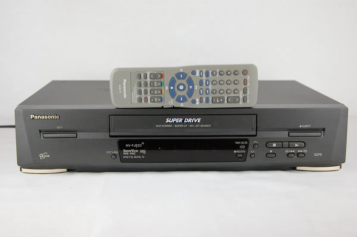 Panasonic NV-FJ620EG-K VHS-Videorekorder schwarz