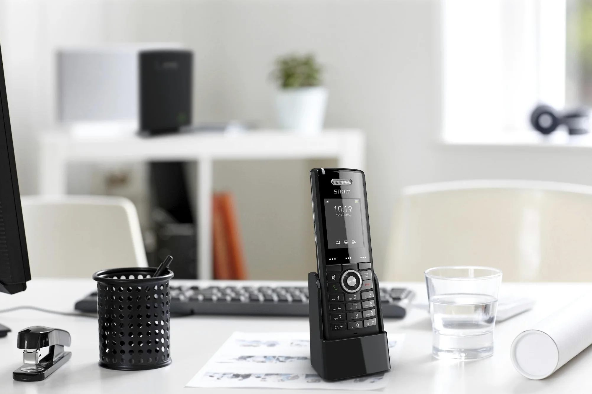 Snom M65 Professional DECT-Mobilteil (250 Stunden Standby, 2 Zoll 176 x 220 Pixel TFT, SW OTA-Upgrade, Vibrationsalarm, Gürtelclip, beleuchtete Tastatur), Schwarz, 00003969