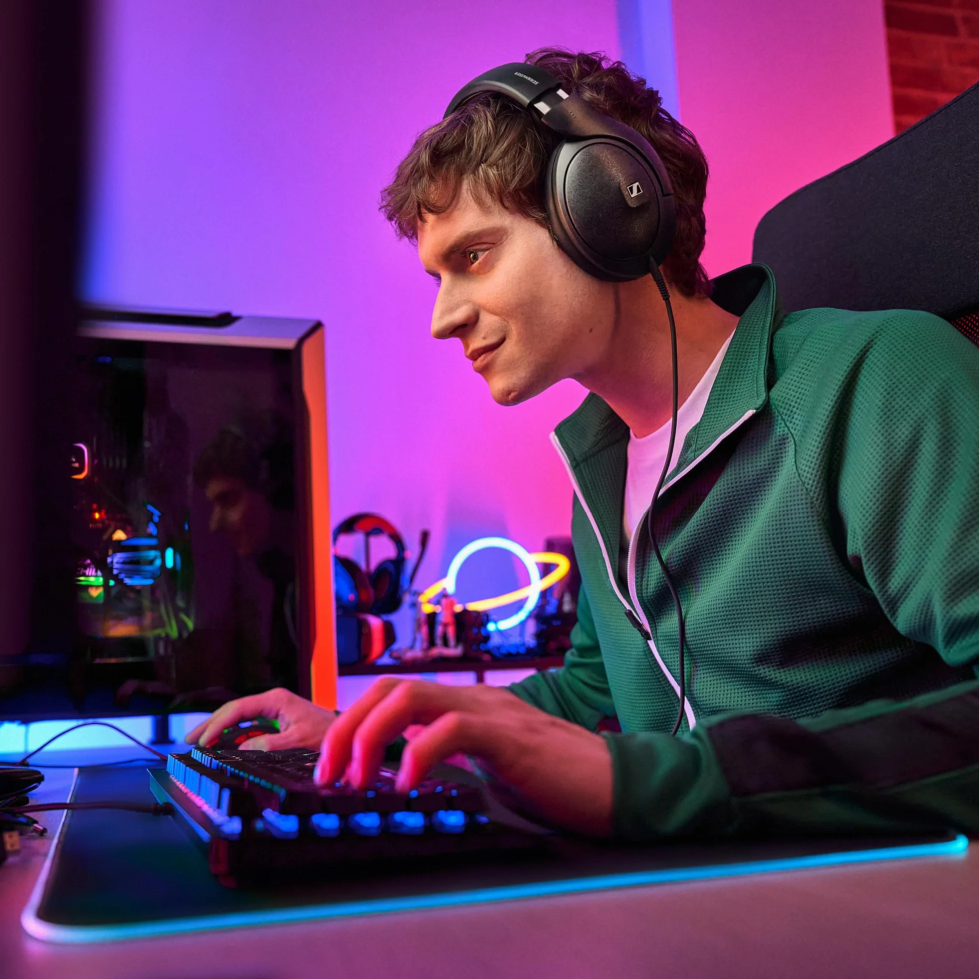 Sennheiser HD 620S geschlossene Kopfhörer - audiophiler Stereo Sound mit lautsprecherähnlichem Raumgefühl und optimiertem Surround für immersiven Klang - mit Kabel, schwarz