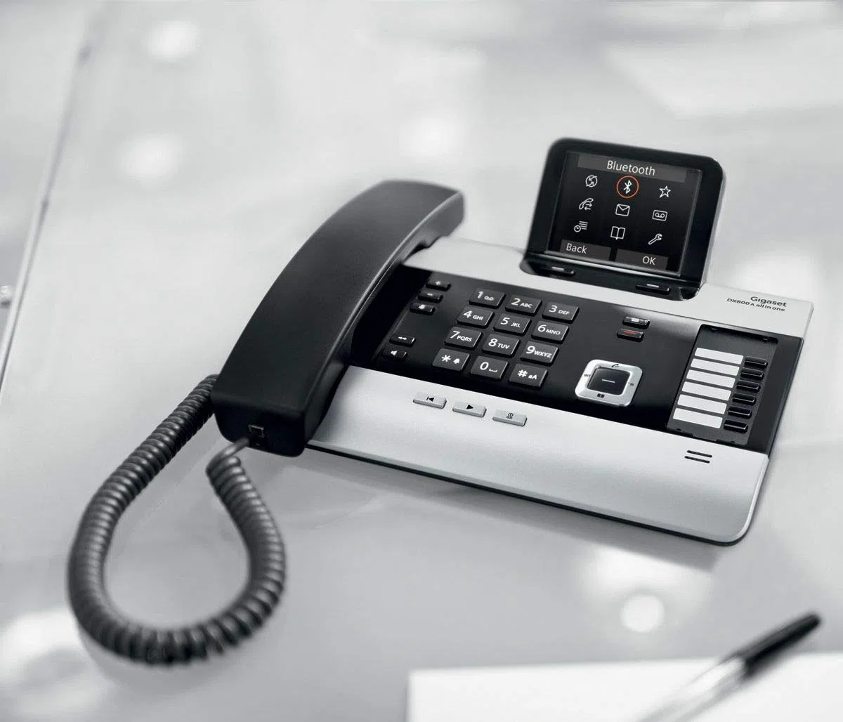 Gigaset DX800A Schnurgebundenes All-In-One DECT-Telefon mit großem Farbdisplay, ISDN-Anschluss für 6 Geräte, VoIP-Funktion, Bluetooth, 1000 Kontakte, brillante Audioqualität, titanium