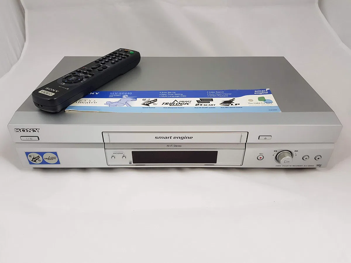 Sony SLV-SE640 6-Kopf-HiFi-Videorekorder Silber