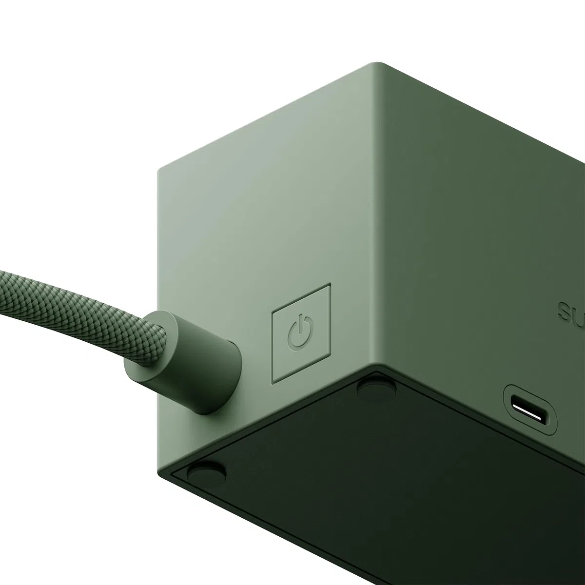 Sudio Brick Kompakte Steckdosenleiste | 2 Steckdosen & 2 USB-C Ports (30W GaN) | 1,8 m geflochtenes Kabel | EIN-/Aus-Schalter | Platzsparendes Design | Aus recycelten Materialien | (Green)