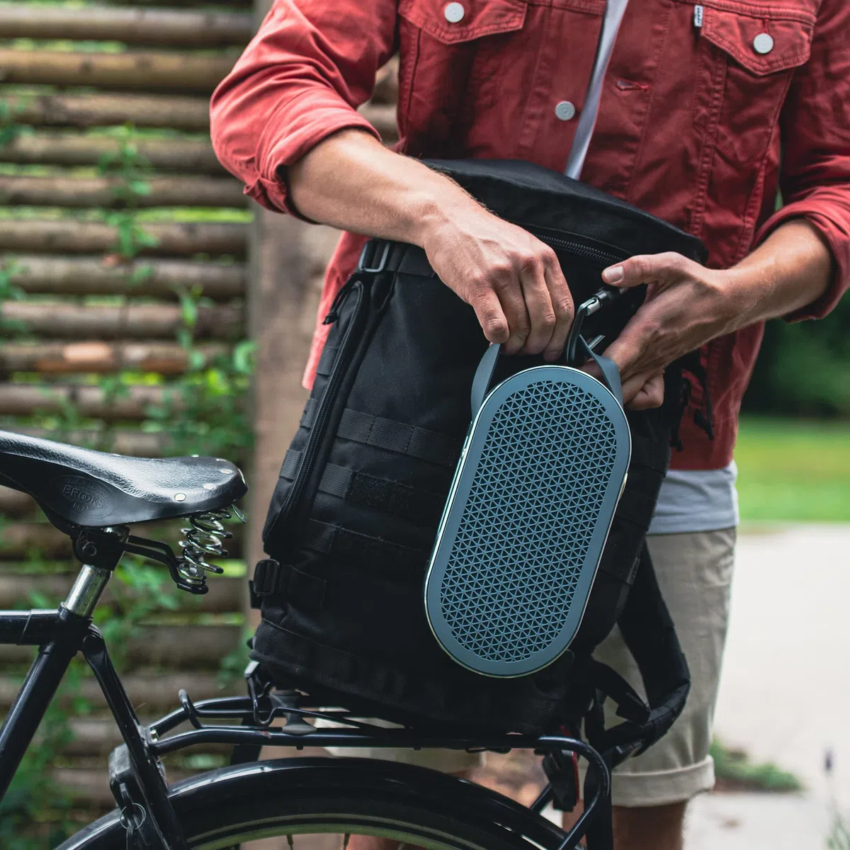 DALI Katch G2 – Premium Bluetooth-Lautsprecher mit Außergewöhnlicher Klangqualität, Elegantes Aluminium-Design und Integriertem Leder-Tragegurt