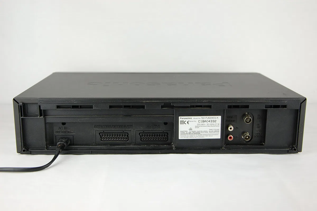 Panasonic NV-FJ620EG-K VHS-Videorekorder schwarz