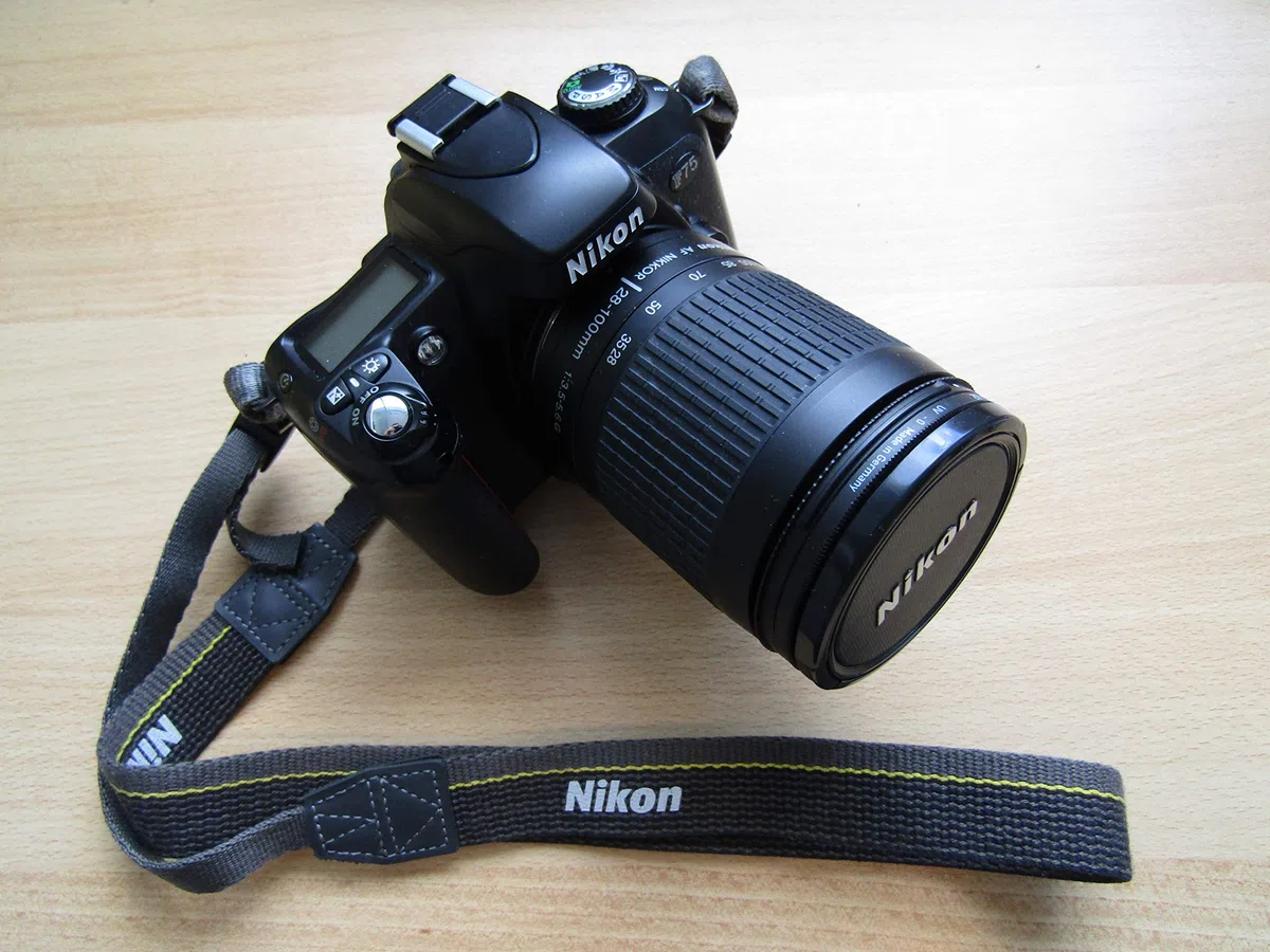 Nikon F75 Spiegelreflexkamera schwarz