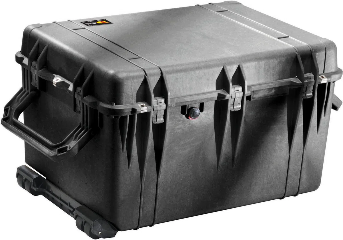 PELI 1660-024-110E Robuster Großer Koffer für Kamera- und Videoequipment, IP67 Wasser- und Staubdicht, 160L Volumen, mit gepolstertem Einteilungssystem, Schwarz