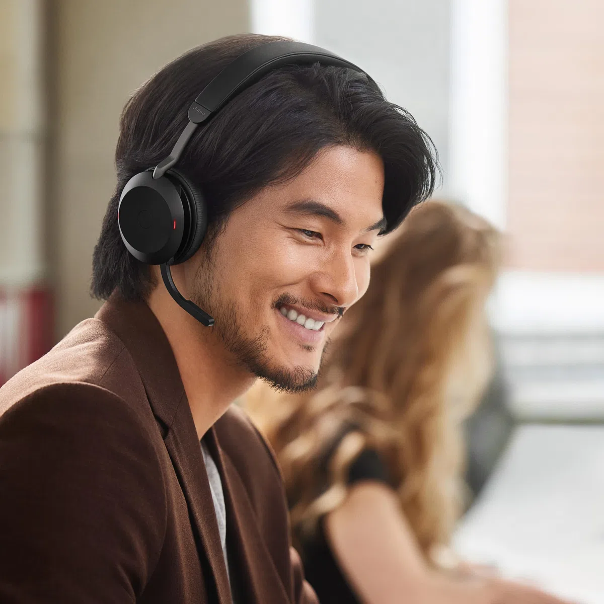 Jabra Evolve2 75 Wireless PC Headset mit 8-Mikrofon-Technologie - Dual-Foam-Stereo-Kopfhörer mit moderner aktiver Geräuschunterdrückung, USB-A Bluetooth-Adapter und MS Teams-Kompatibilität - Schwarz