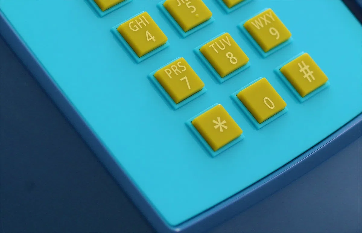 Opis Technology PushMeFon Cable: 1970er Designer Retro Tastentelefon Schnurgebunden/Festnetztelefon Schnurgebunden/Retro-Telefon in modernen Farben mit Metallklingel (dunkelblau)
