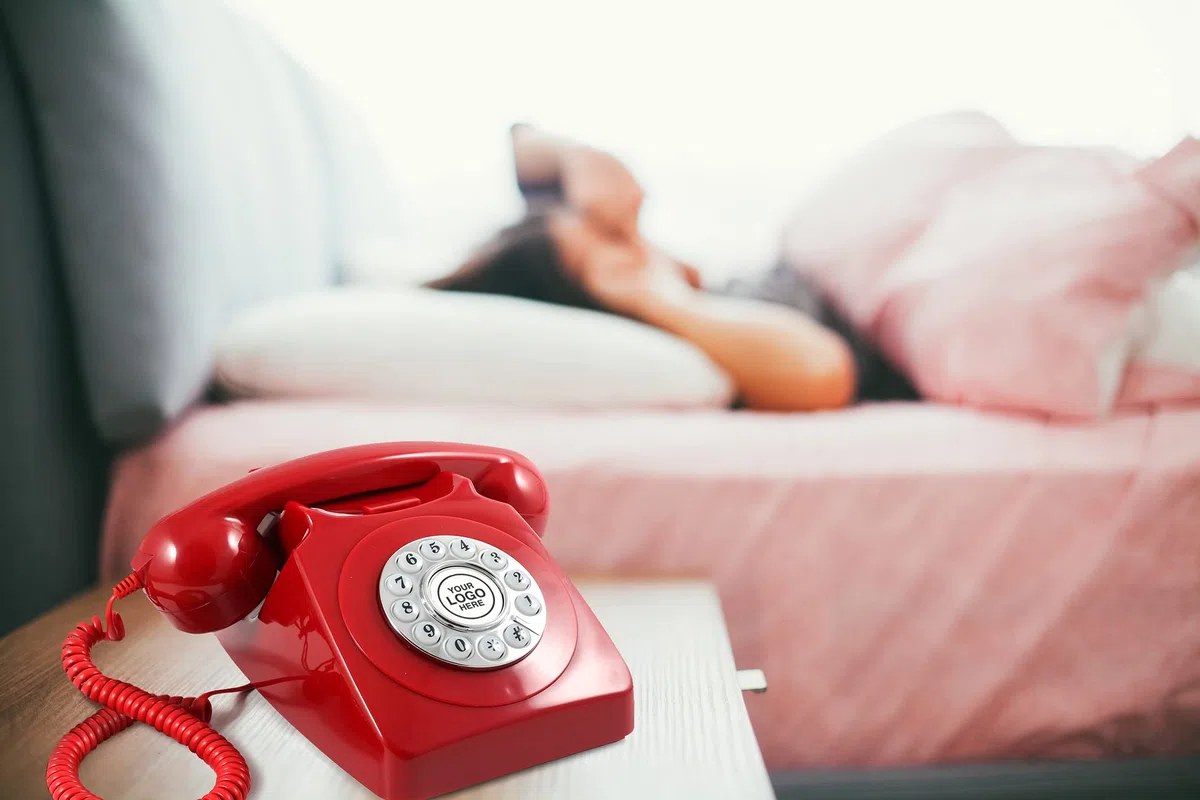 GPO 746 Retro Festnetztelefon im Stil der 70er Jahre mit Druckknopf-authentischer Klingelton- Rot
