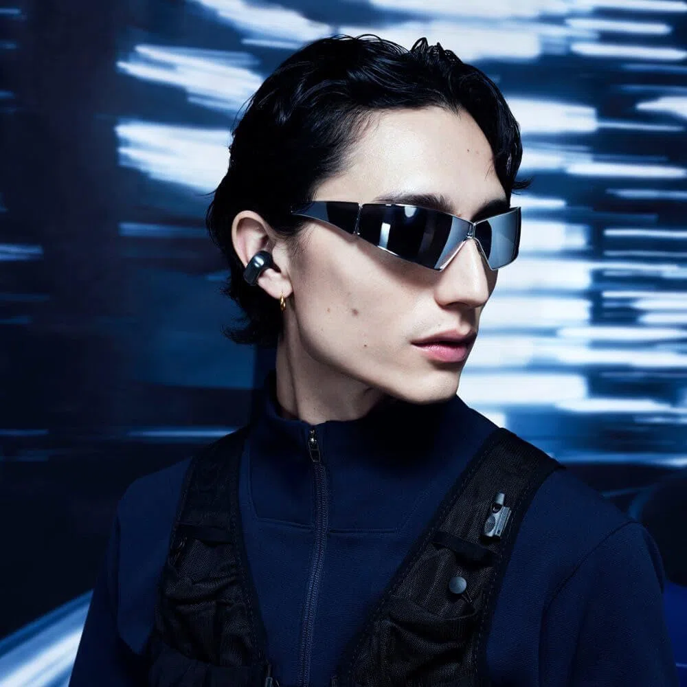 Bose Ultra Open Earbuds mit Bluetooth und OpenAudio Technologie, Clip On Kopfhörer, kabellose Open Ear Earbuds, immersive Audio, bis zu 48 Stunden Akkulaufzeit, Schwarz