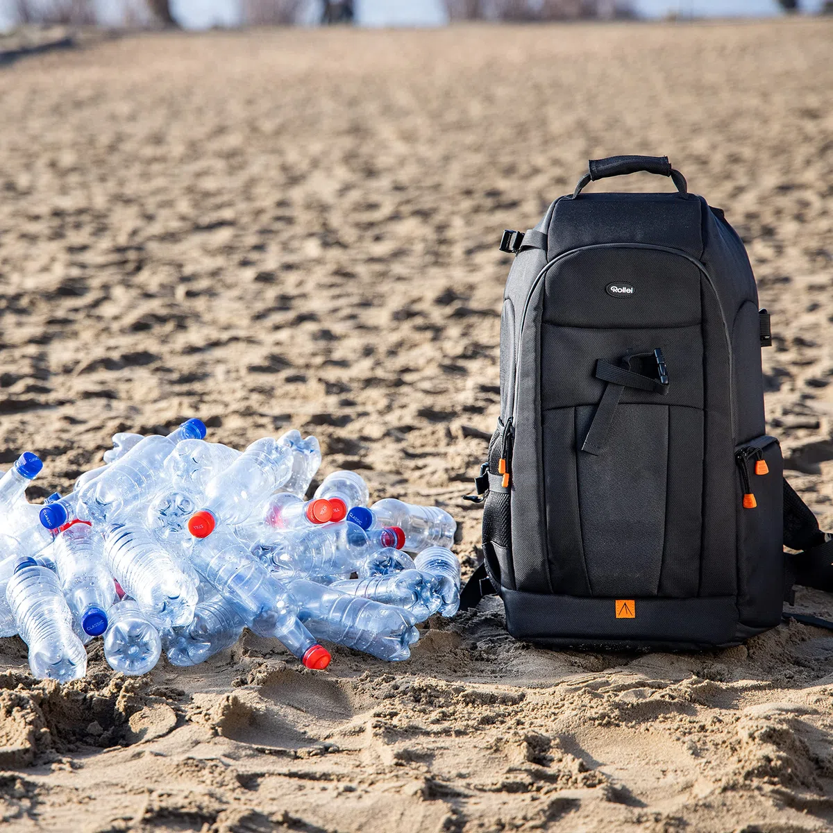 Rollei Fotoliner Ocean L: Großer Kamerarucksack aus 36 recycleten PET-Flaschen, inkl. Regenschutz, Handgepäck-geeignet,schwarz