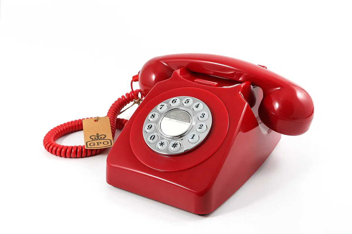 GPO 746 Retro Festnetztelefon im Stil der 70er Jahre mit Druckknopf-authentischer Klingelton- Rot